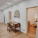Premium 4br Apartment, Stunning Views Overlooking The Station Apartamento Coblença