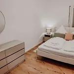 Premium 4br Apartment, Stunning Views Overlooking The Station Apartamento *