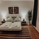 Apartamento Premium 4br Apartment, Stunning Views Overlooking The Station Coblença