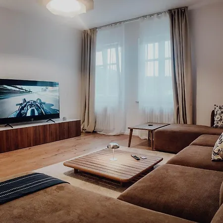 Premium 4br Apartment, Stunning Views Overlooking The Station * Koblenz (Rhineland-Palatinate)