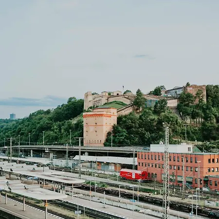 Premium 4br Apartment, Stunning Views Overlooking The Station Lägenhet *