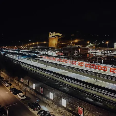 Premium 4br Apartment, Stunning Views Overlooking The Station Appartement *