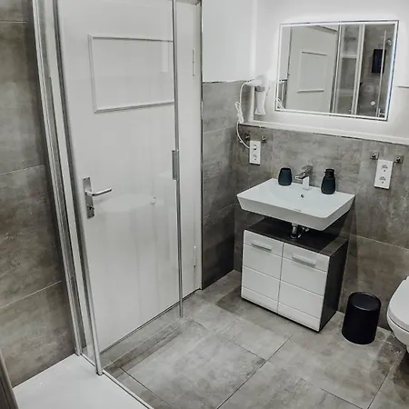 Apartment Premium 4br Apartment, Stunning Views Overlooking The Station *