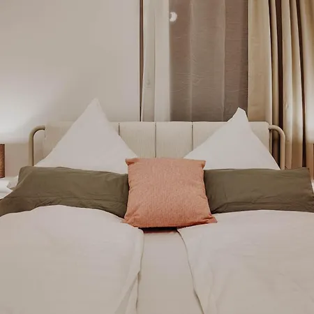 Apartment Premium 4br Apartment, Stunning Views Overlooking The Station *