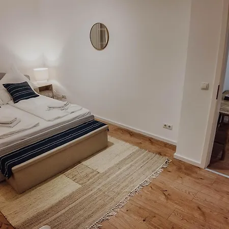 Apartment Premium 4br Apartment, Stunning Views Overlooking The Station