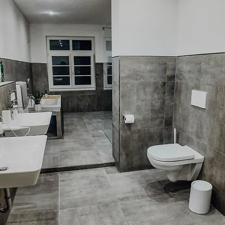 Apartment Premium 4br Apartment, Stunning Views Overlooking The Station