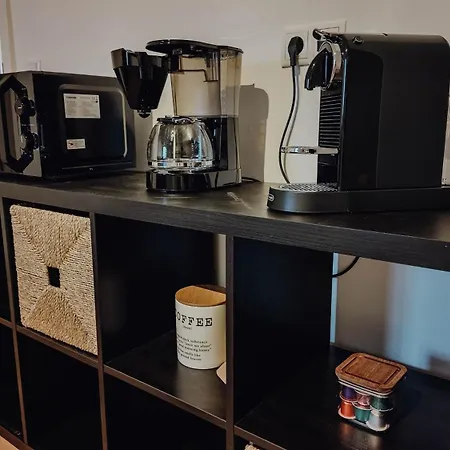 Premium 4br Apartment, Stunning Views Overlooking The Station