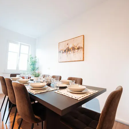 Premium 4br Apartment, Stunning Views Overlooking The Station * Koblenz (Rhineland-Palatinate)