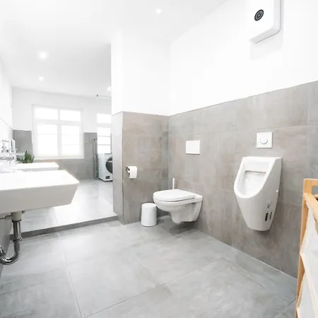 Apartment Premium 4br Apartment, Stunning Views Overlooking The Station