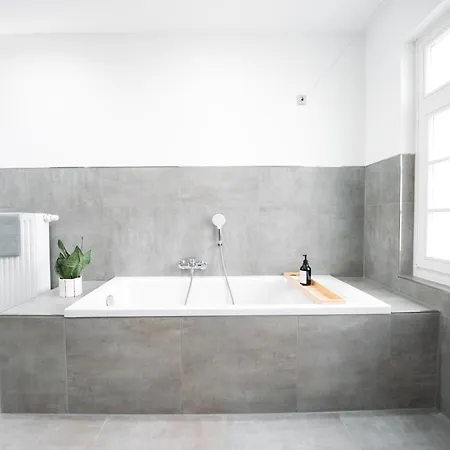 Apartment Premium 4br Apartment, Stunning Views Overlooking The Station *