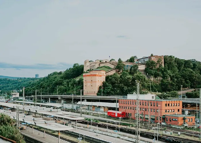 Premium 4br Apartment, Stunning Views Overlooking The Station Lägenhet *