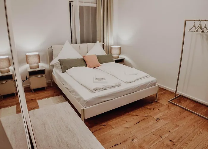 Premium 4br Apartment, Stunning Views Overlooking The Station Apartamento Coblenza