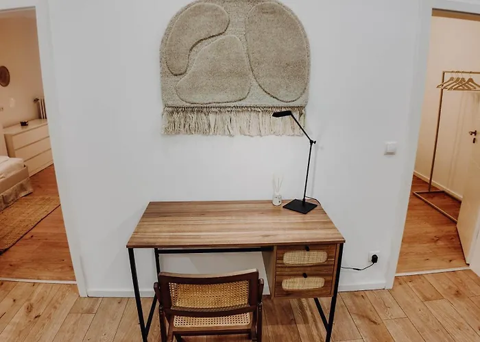 Premium 4br Apartment, Stunning Views Overlooking The Station Apartamento Coblenza